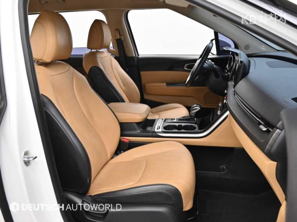 Kia Carnival — miniaturë 10