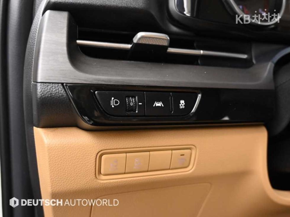 Kia Carnival — miniaturë 17