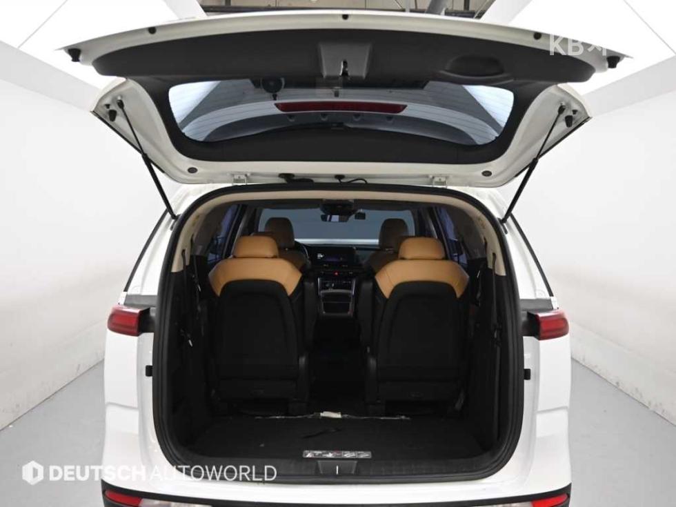 Kia Carnival — miniaturë 19