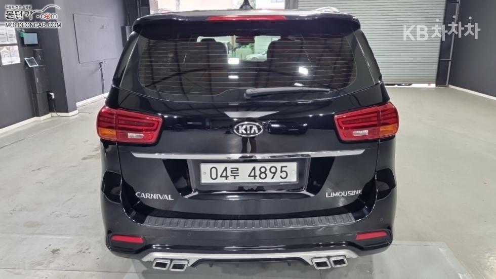 Kia Carnival — miniaturë 4