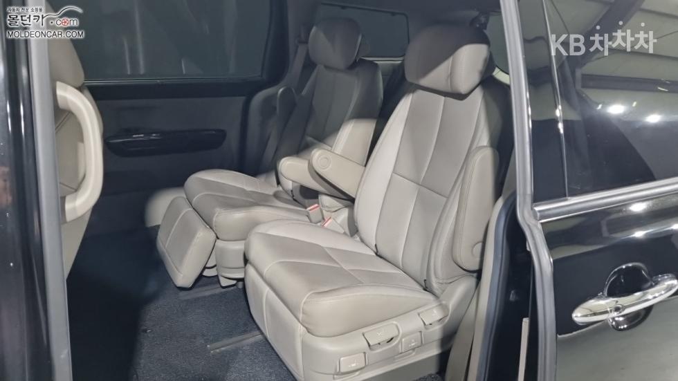 Kia Carnival — miniaturë 10