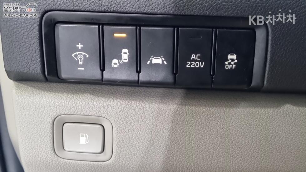 Kia Carnival — miniaturë 16