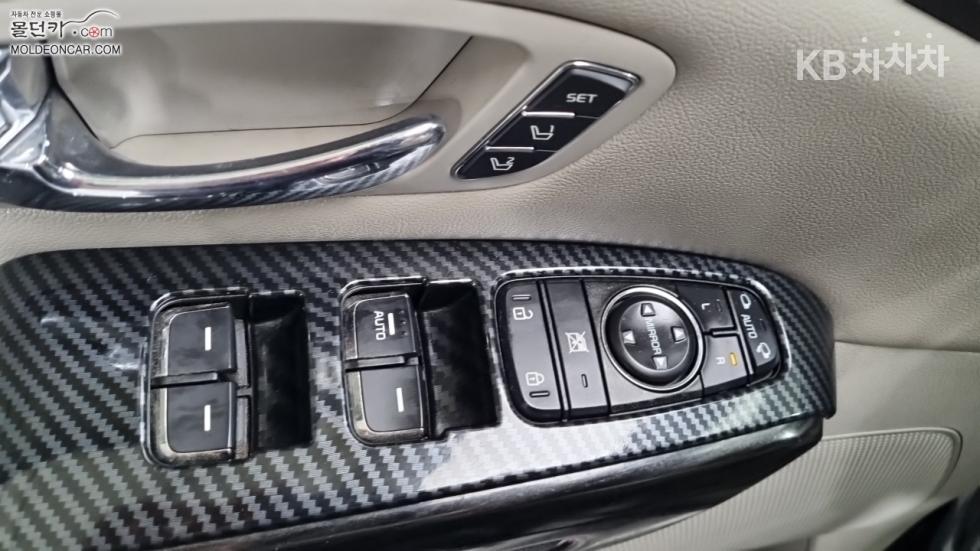 Kia Carnival — miniaturë 17