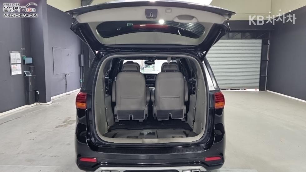 Kia Carnival — miniaturë 18