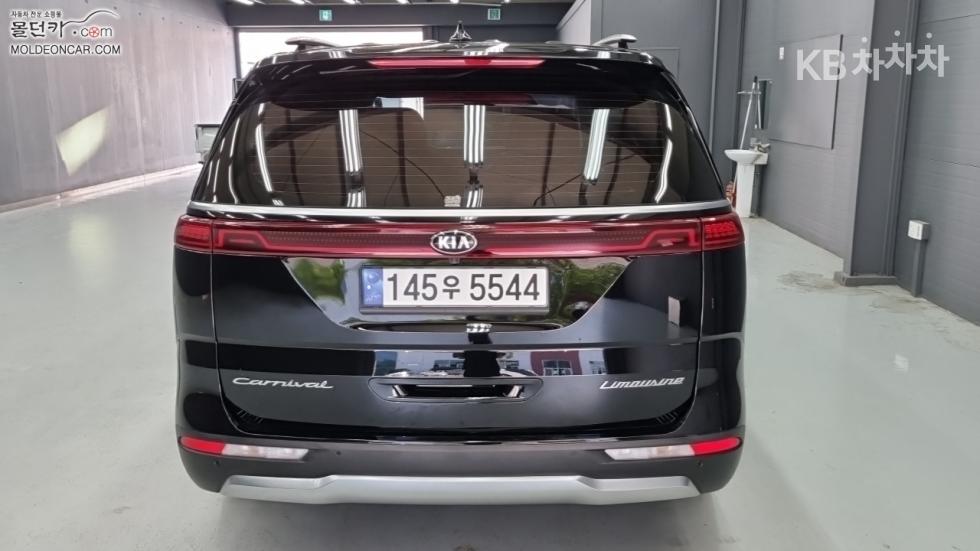 Kia Carnival — miniaturë 4