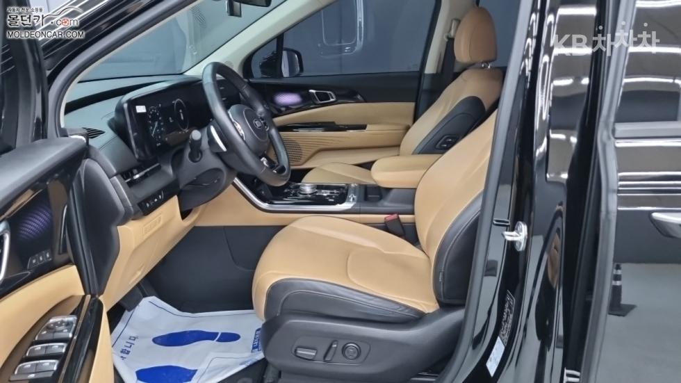 Kia Carnival — miniaturë 9
