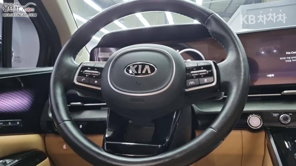 Kia Carnival — miniaturë 11