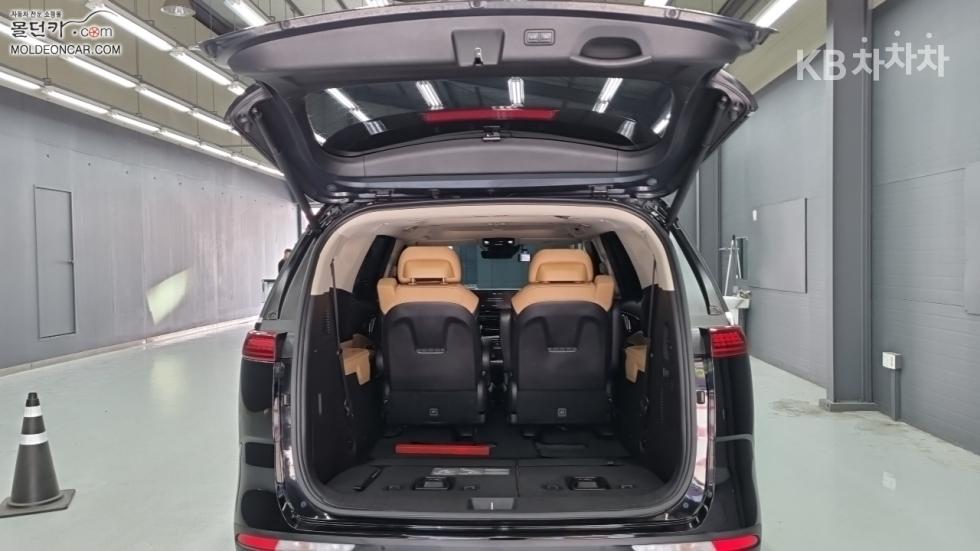 Kia Carnival — miniaturë 18
