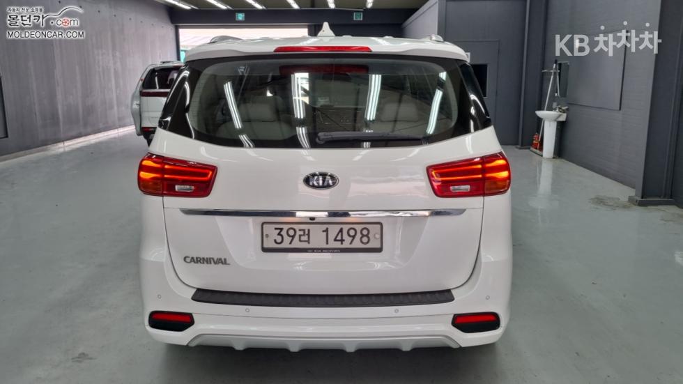 Kia Carnival — miniaturë 4