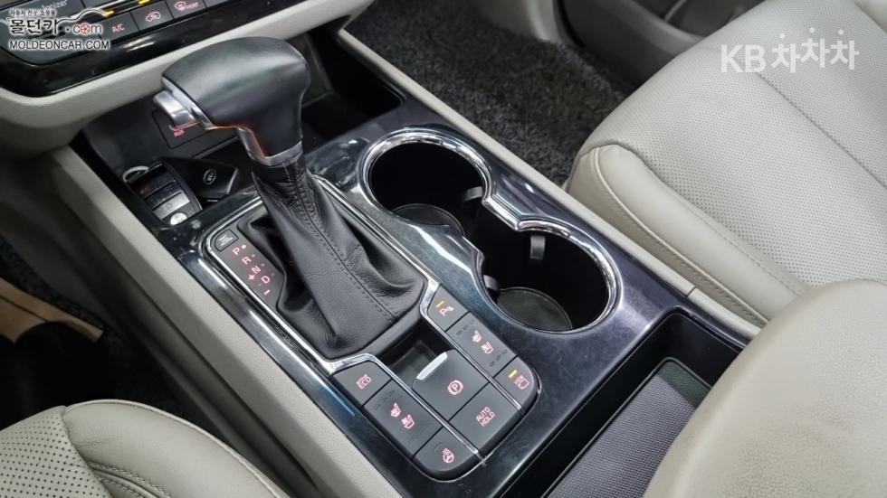 Kia Carnival — miniaturë 14
