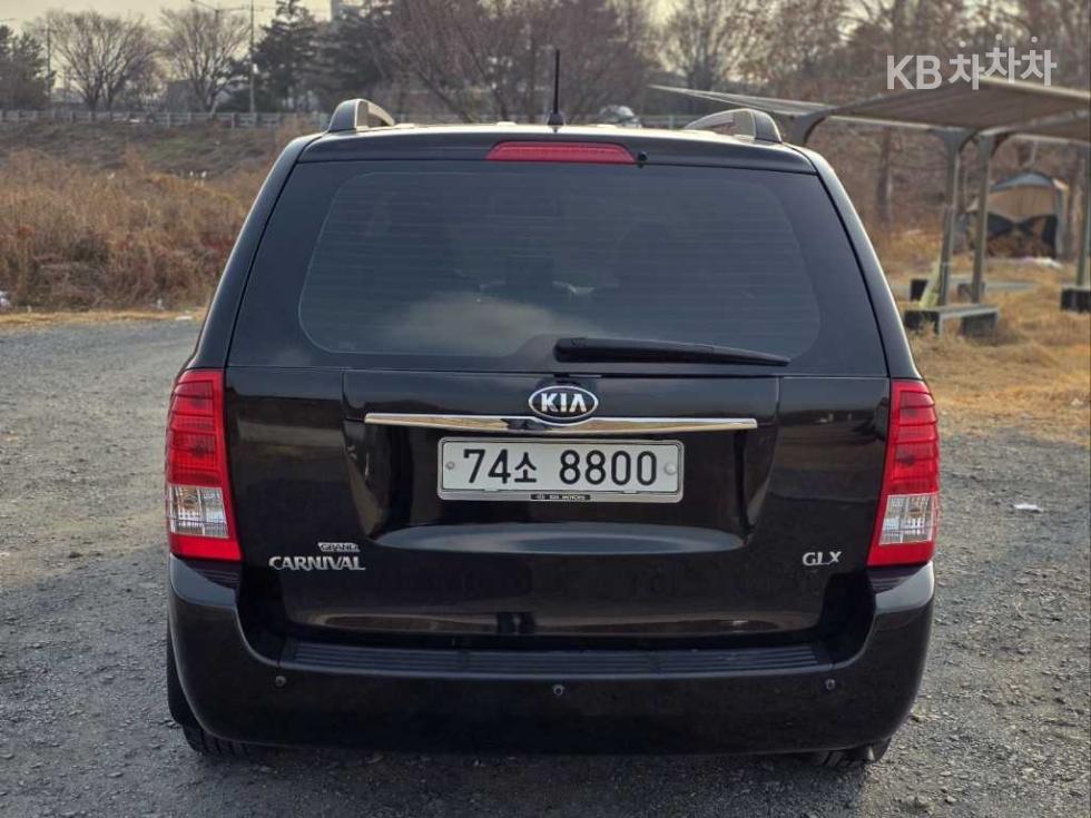 Kia Carnival — miniaturë 3
