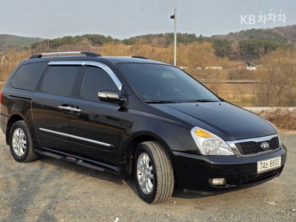 Kia Carnival — miniaturë 4