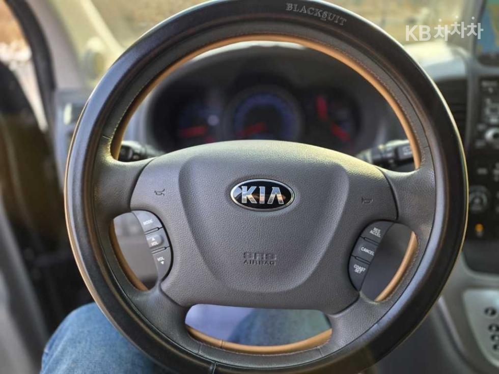 Kia Carnival — miniaturë 5