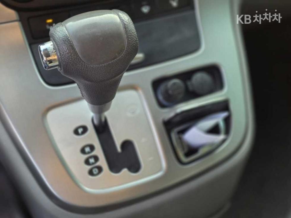 Kia Carnival — miniaturë 11