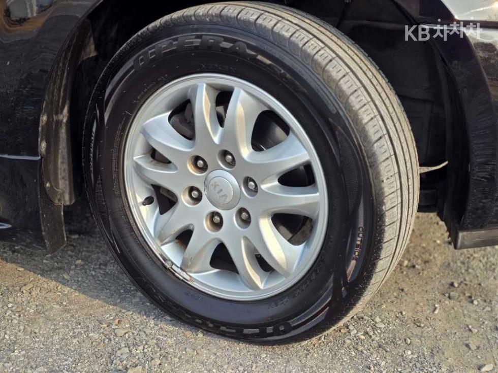 Kia Carnival — miniaturë 20
