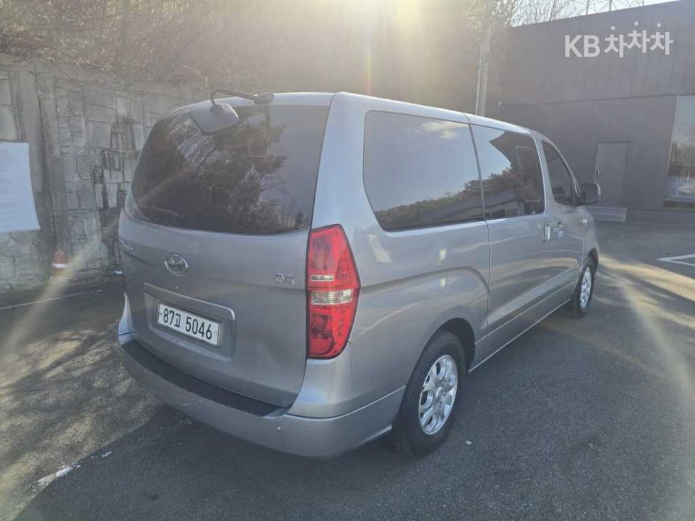 Hyundai Starex — miniaturë 6