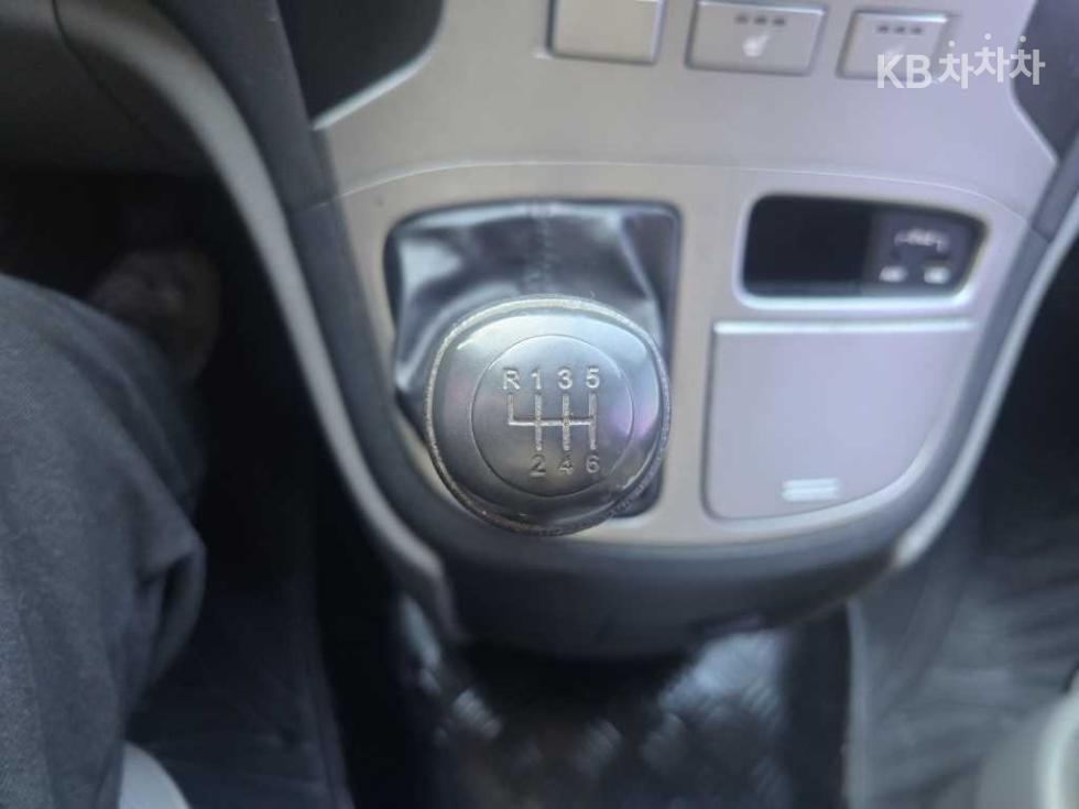 Hyundai Starex — miniaturë 9