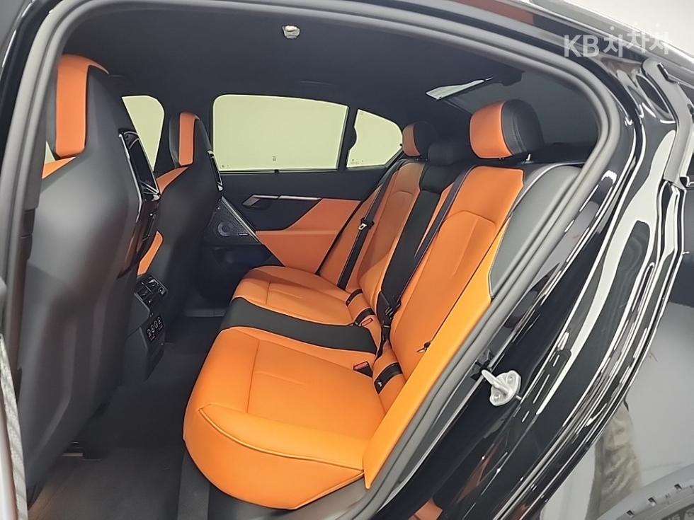 BMW 1M — miniaturë 12