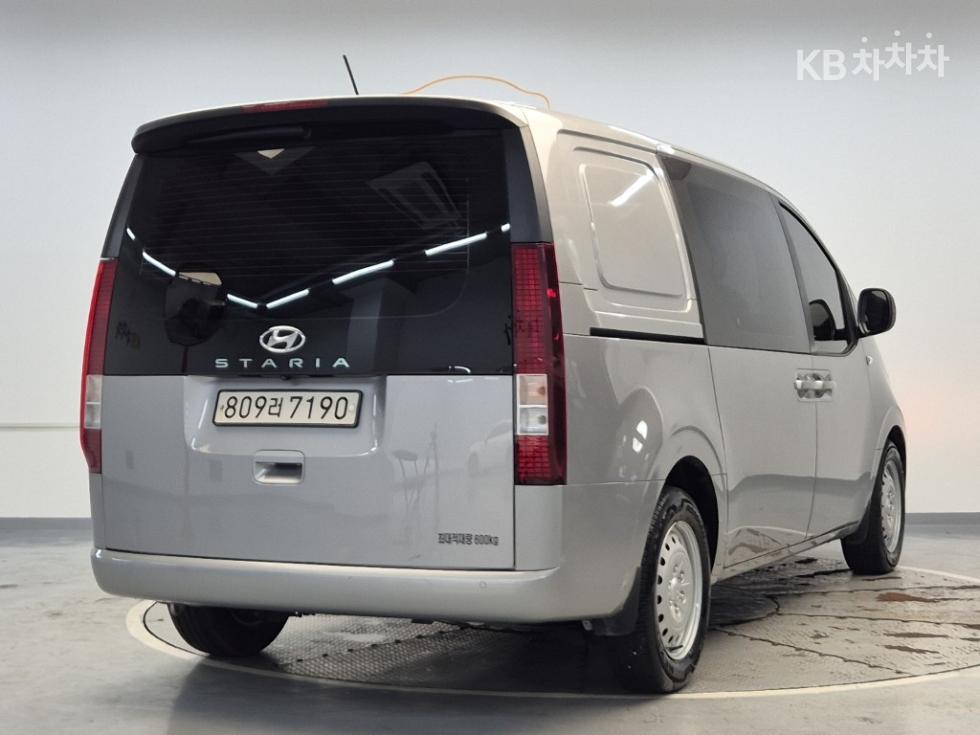 Hyundai Staria — miniaturë 3