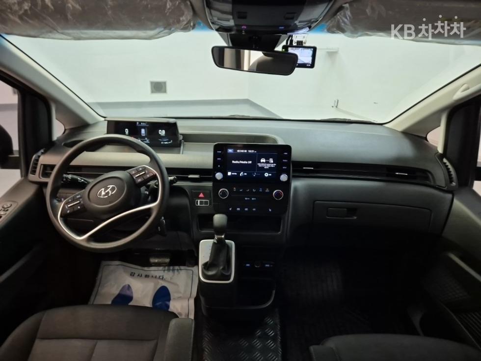 Hyundai Staria — miniaturë 7