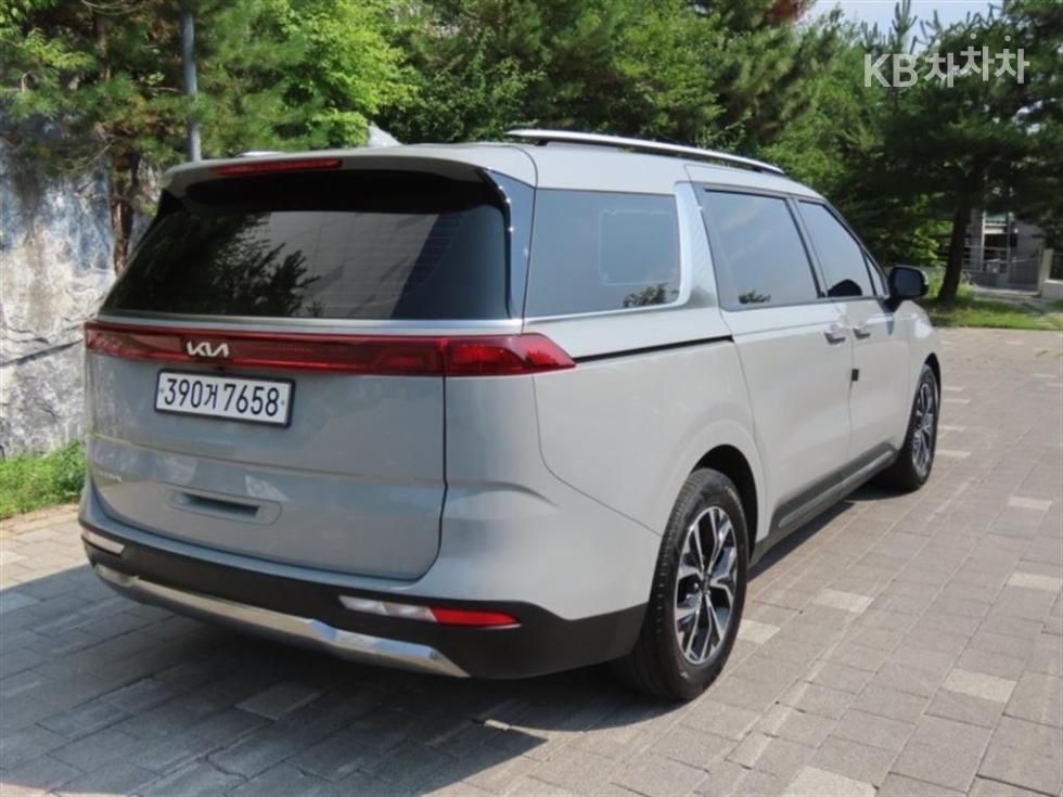 Kia Carnival — miniaturë 3