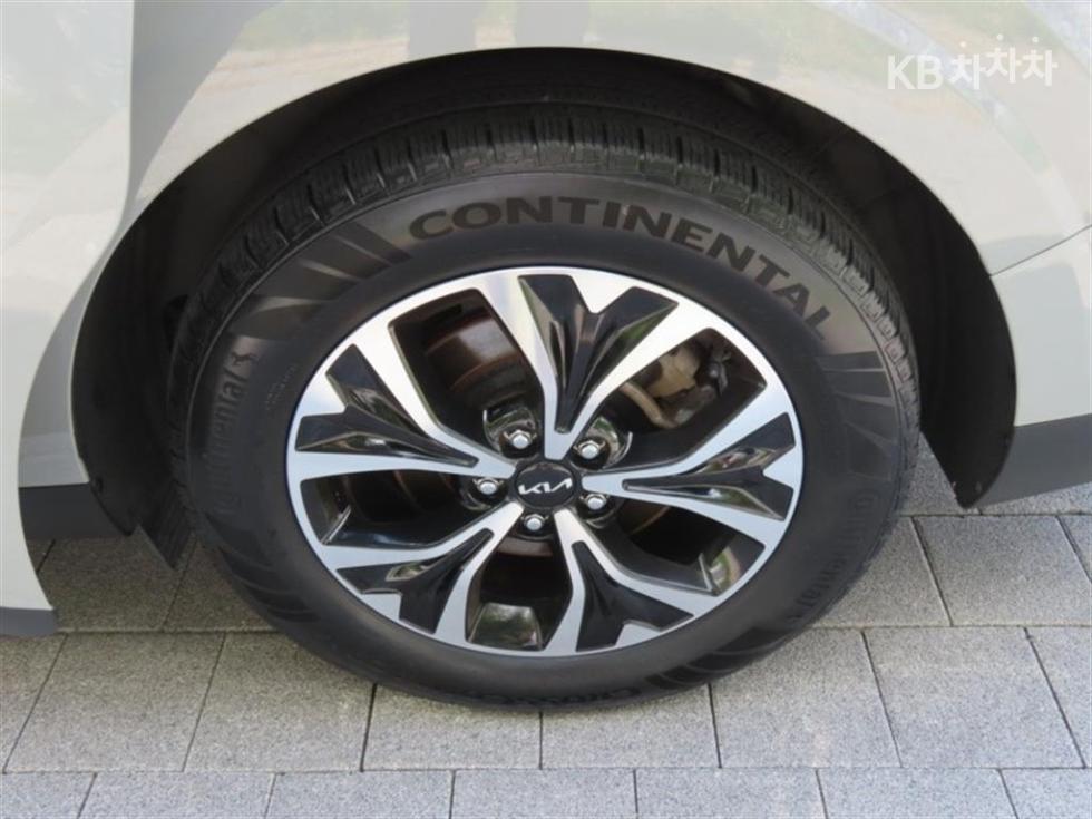 Kia Carnival — miniaturë 17