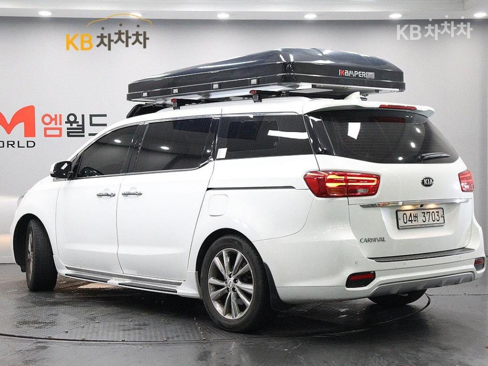 Kia Carnival — miniaturë 4