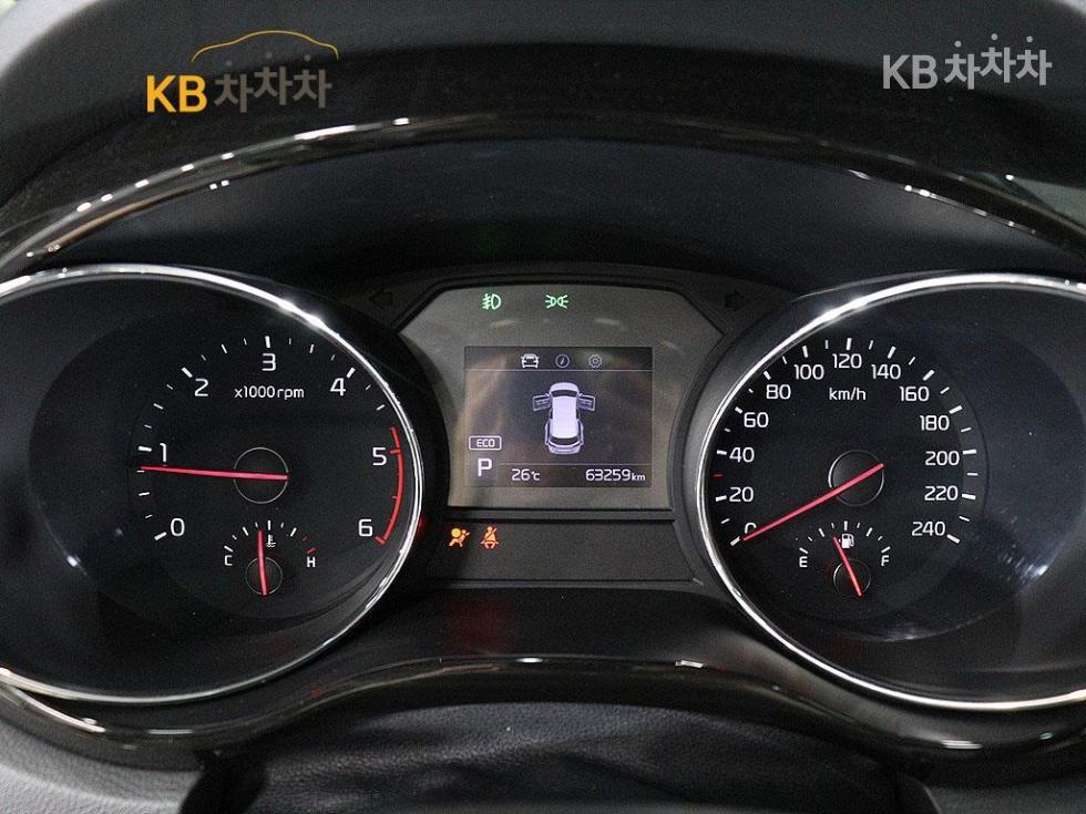 Kia Carnival — miniaturë 6
