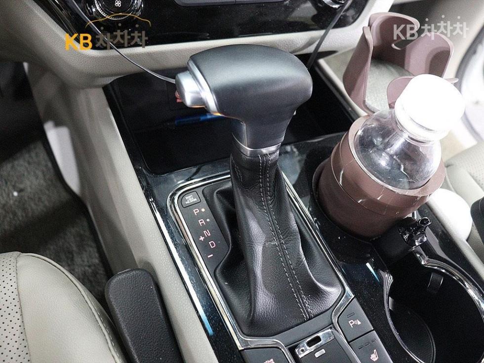Kia Carnival — miniaturë 8
