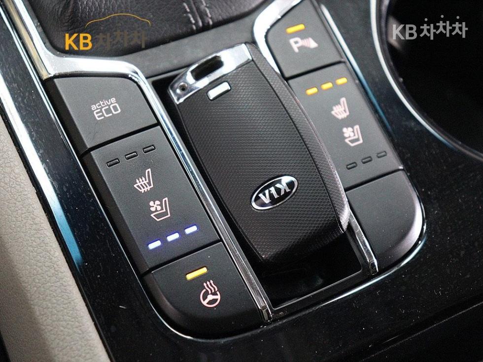 Kia Carnival — miniaturë 10