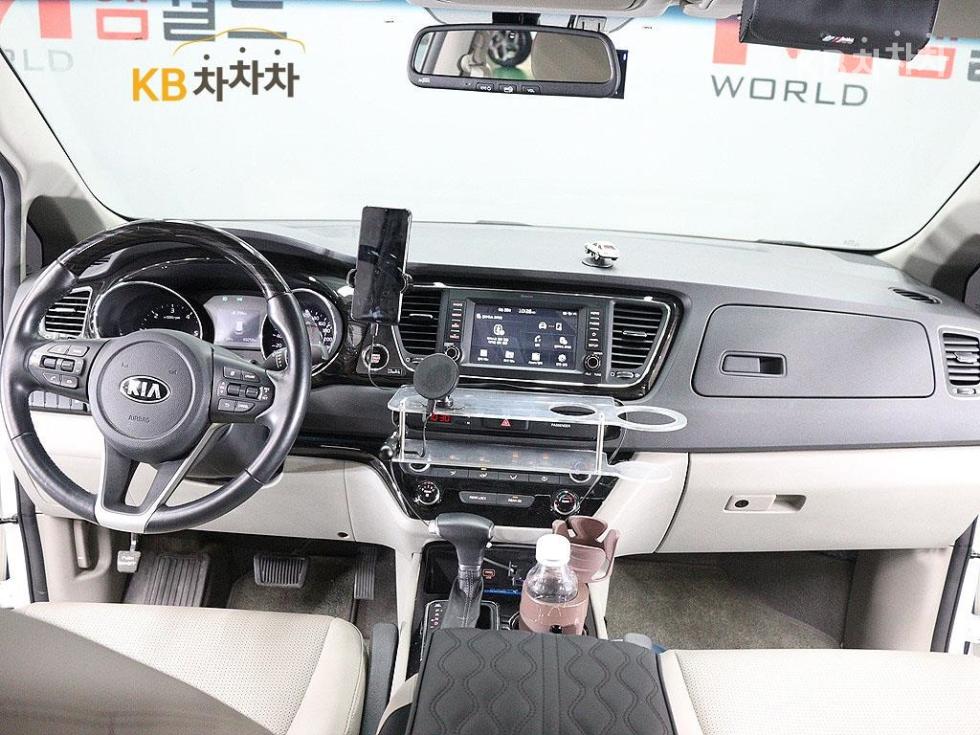 Kia Carnival — miniaturë 13