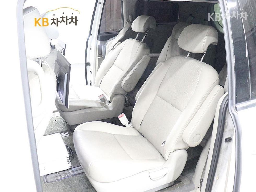 Kia Carnival — miniaturë 16