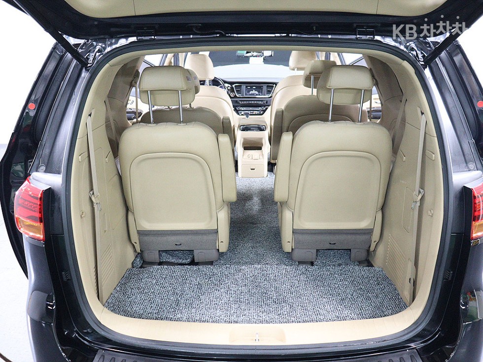 Kia Carnival — miniaturë 5
