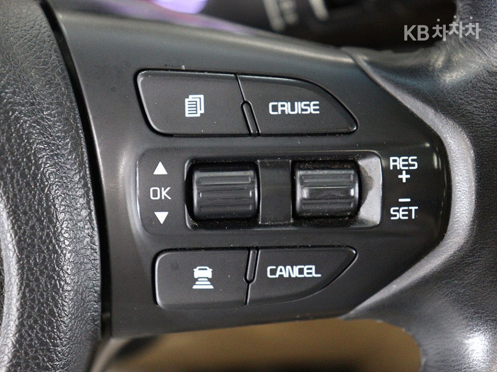 Kia Carnival — miniaturë 11