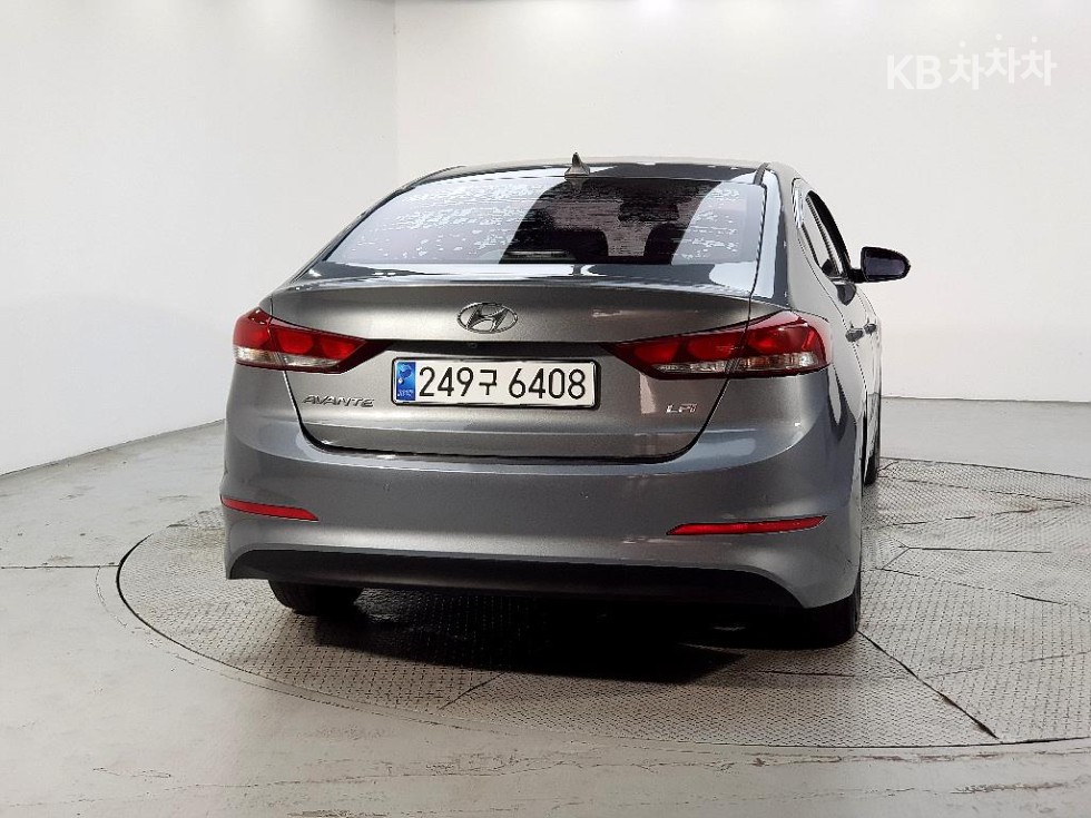 Hyundai Avante — miniaturë 3