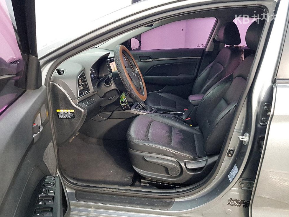 Hyundai Avante — miniaturë 8