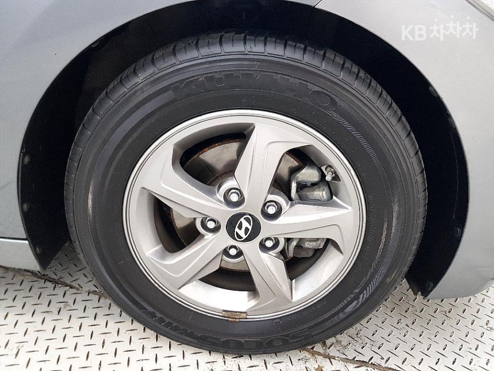 Hyundai Avante — miniaturë 20