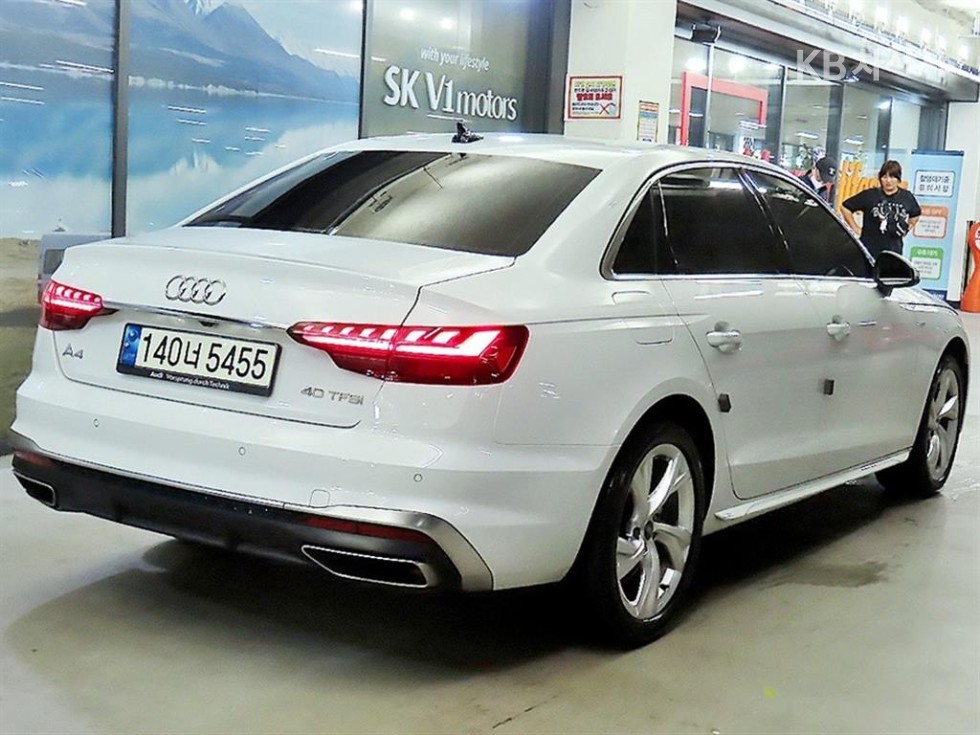 2021 Audi A4 (B9) photo
