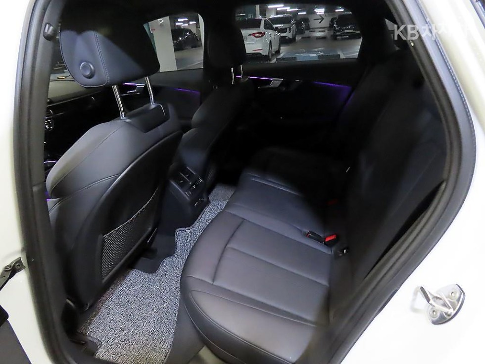 2021 Audi A4 (B9) photo
