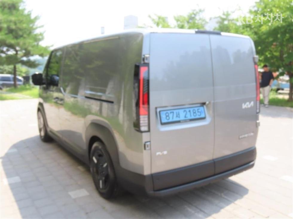 Kia PV5 — miniaturë 4