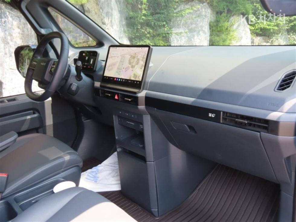 Kia PV5 — miniaturë 16