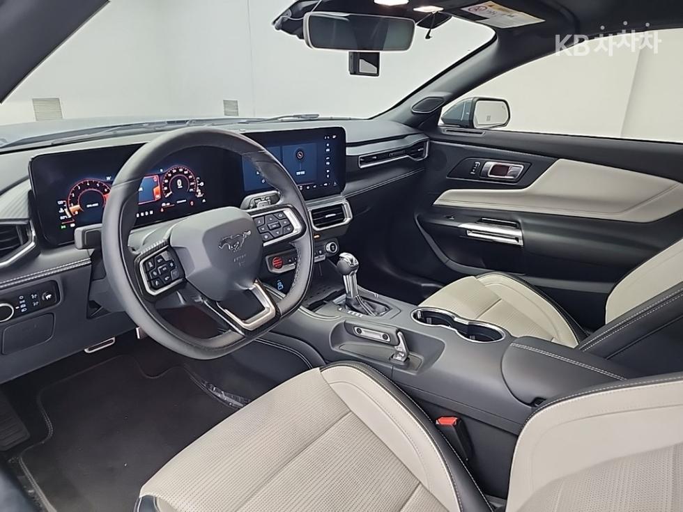 2024 Ford Used Car photo