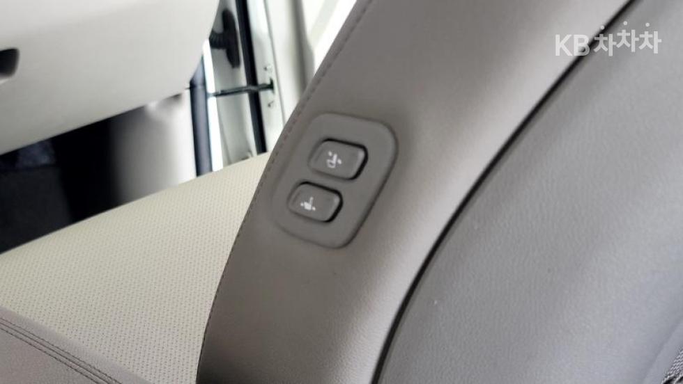 Kia Carnival — miniaturë 9