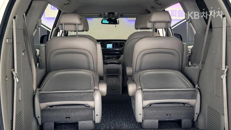 Kia Carnival — miniaturë 18
