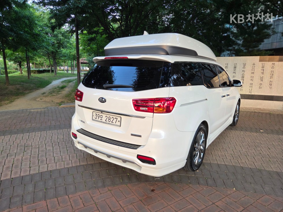 Kia Carnival — miniaturë 4