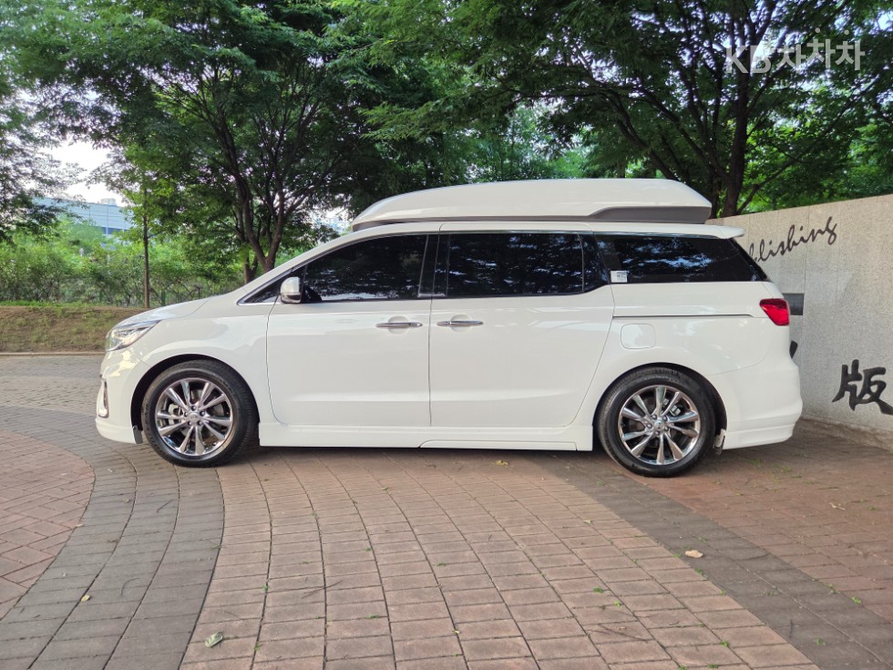 Kia Carnival — miniaturë 5