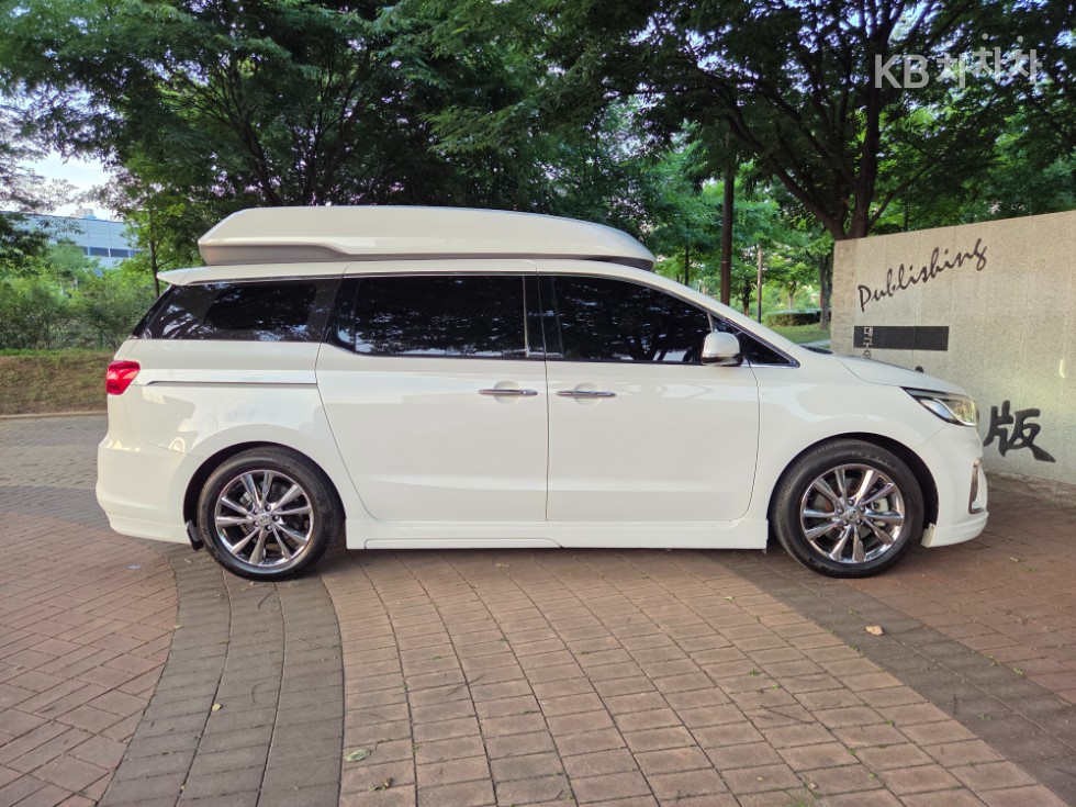 Kia Carnival — miniaturë 6