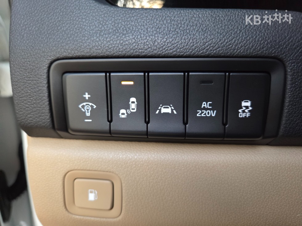 Kia Carnival — miniaturë 17