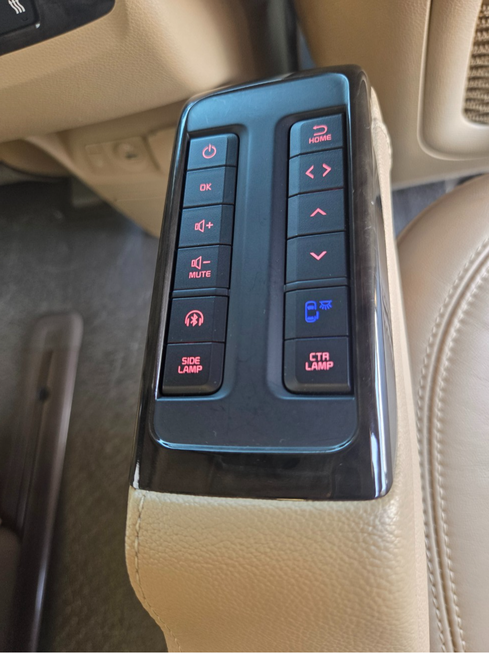 Kia Carnival — miniaturë 19