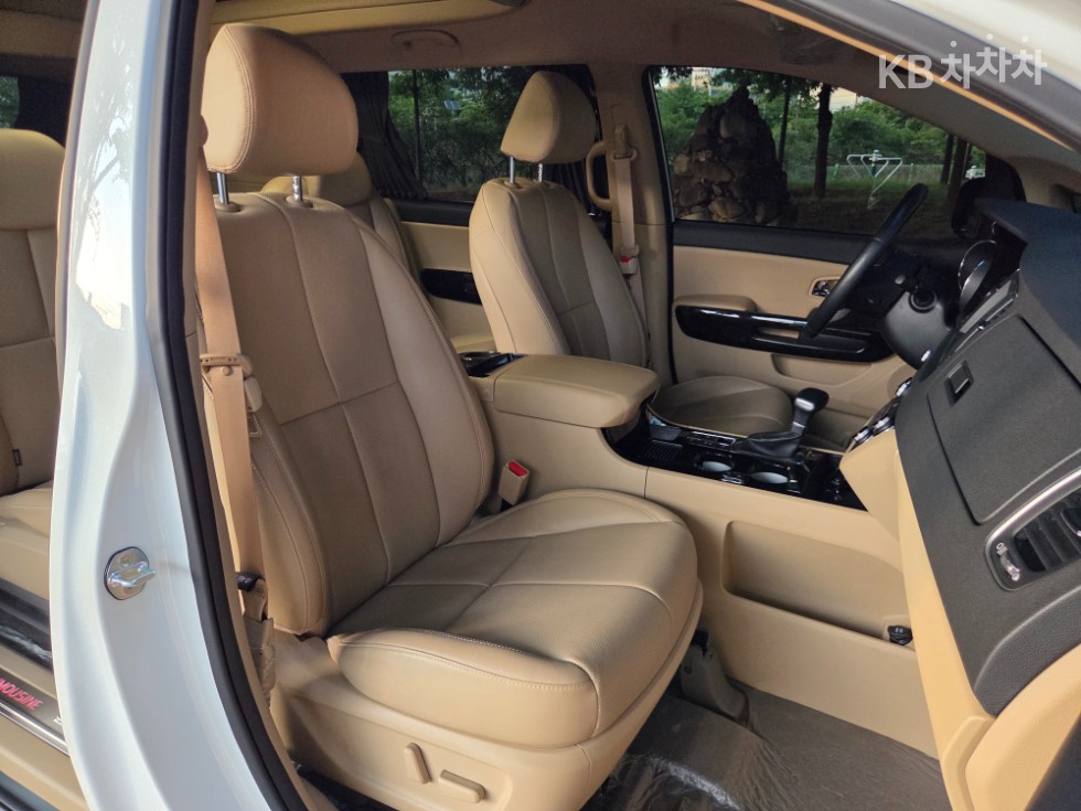 Kia Carnival — miniaturë 23